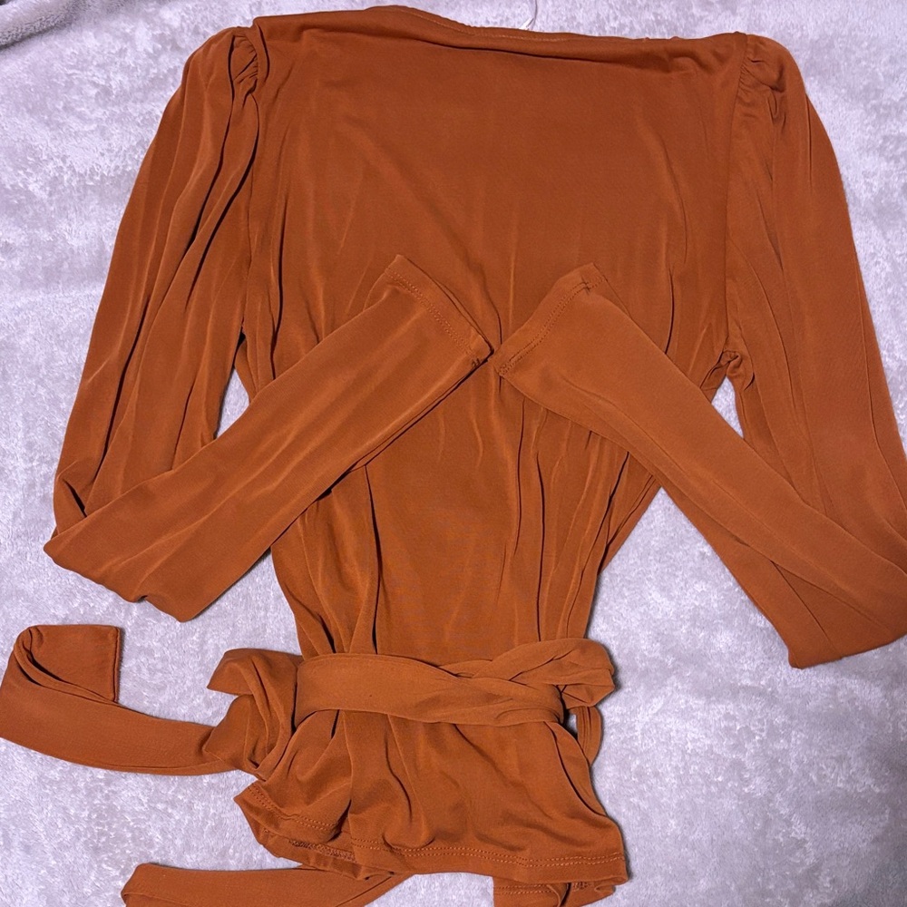 Free People Sz Medium..Gold Faux Wrap Puff Long Sleeve Top W Long Sash..NWOT - Picture 8 of 8